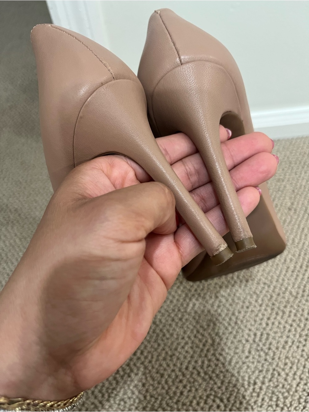 Like new! Classic Pointed-Toe High Heel Pumps in Nude - Picture 7 of 12